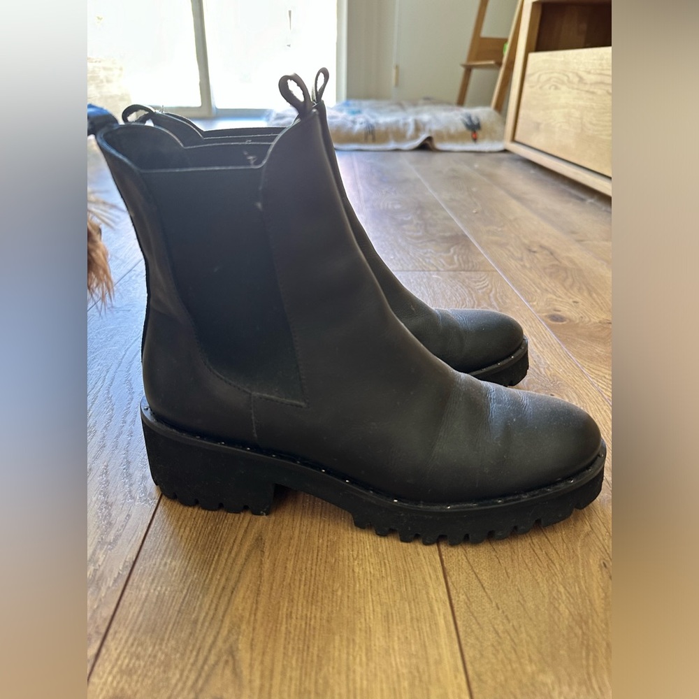 Freda Salvador Chelsea Boots women’s 7.5